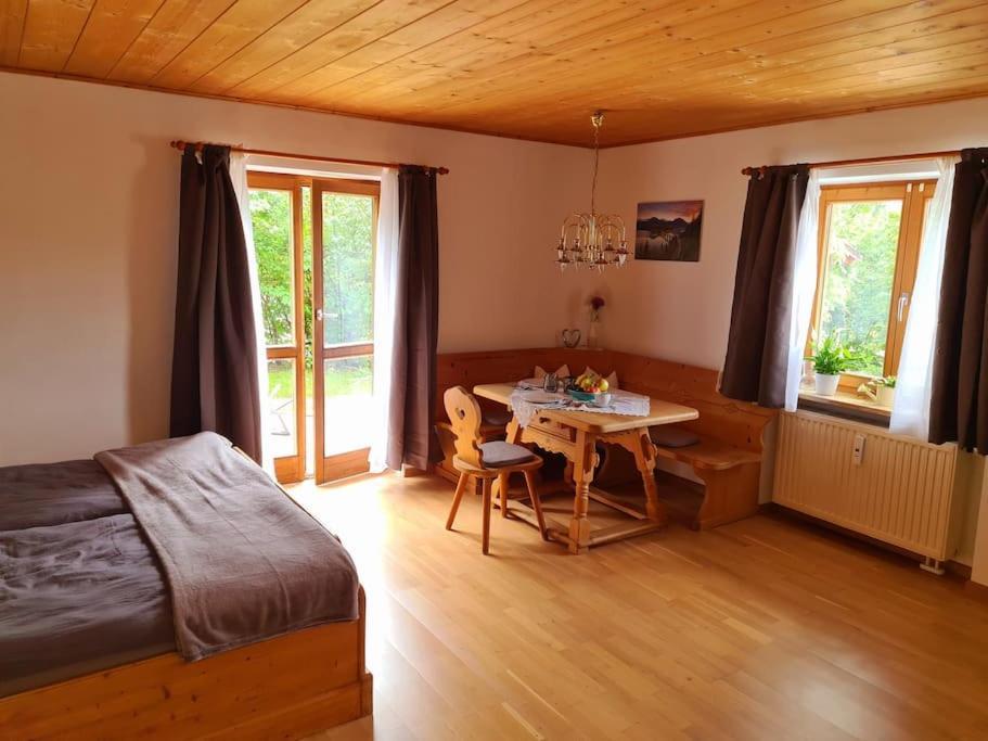 Ruhige Ferienwohnung In Bad Toelz Luaran gambar